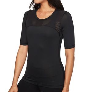 Nike Wmns Pro Hypercool Short Sleeve Training Top